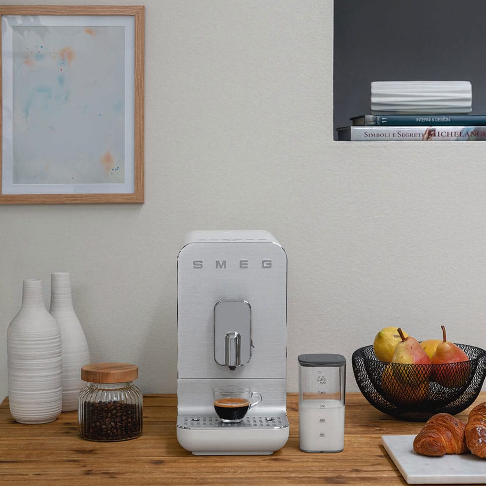 Smeg BCC13WHMUK Automatic Bean To Cup Coffee Machine